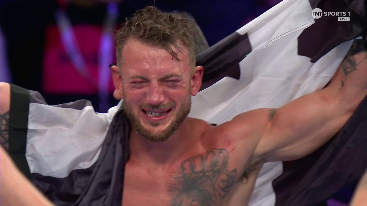 The moment of glory for Brad Pauls 🥊 👑 #Magnificent7 | #HeaneyPauls2