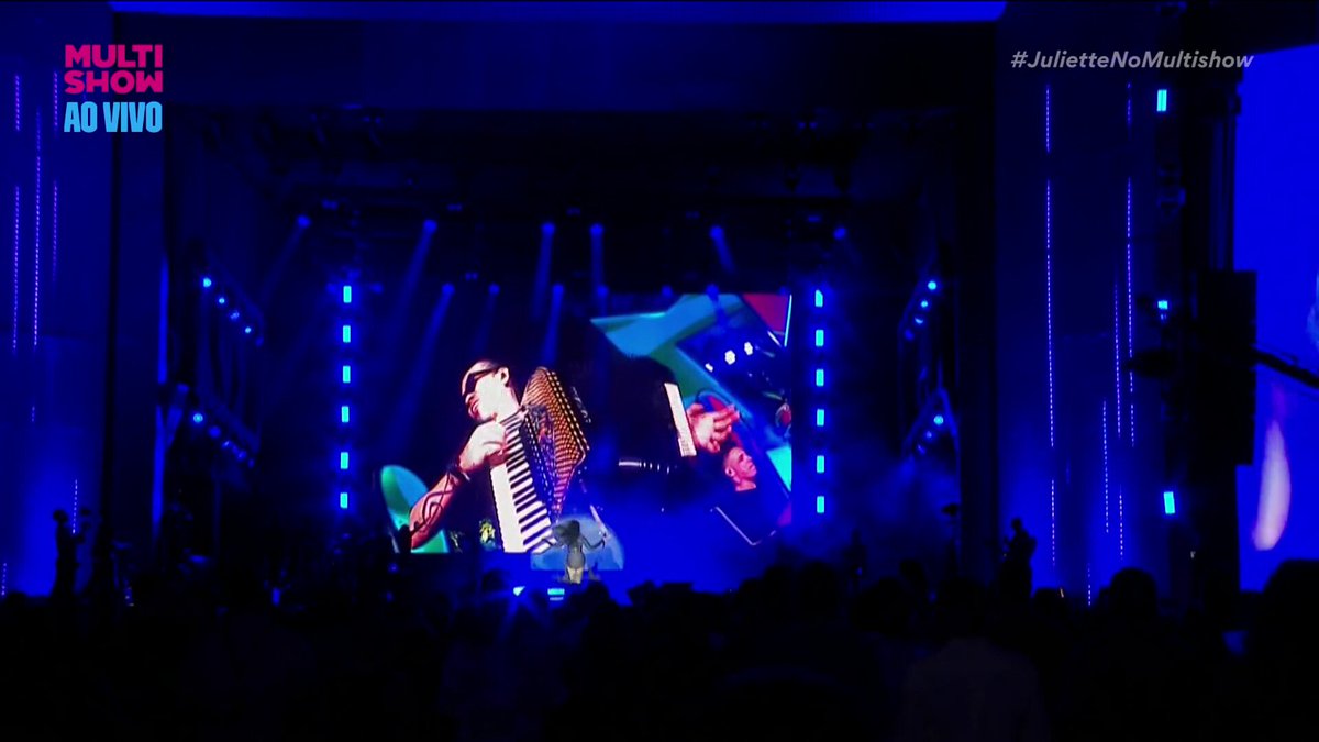 HITOU! O público indo a loucura com Juliette cantando "Vem Galopar".
