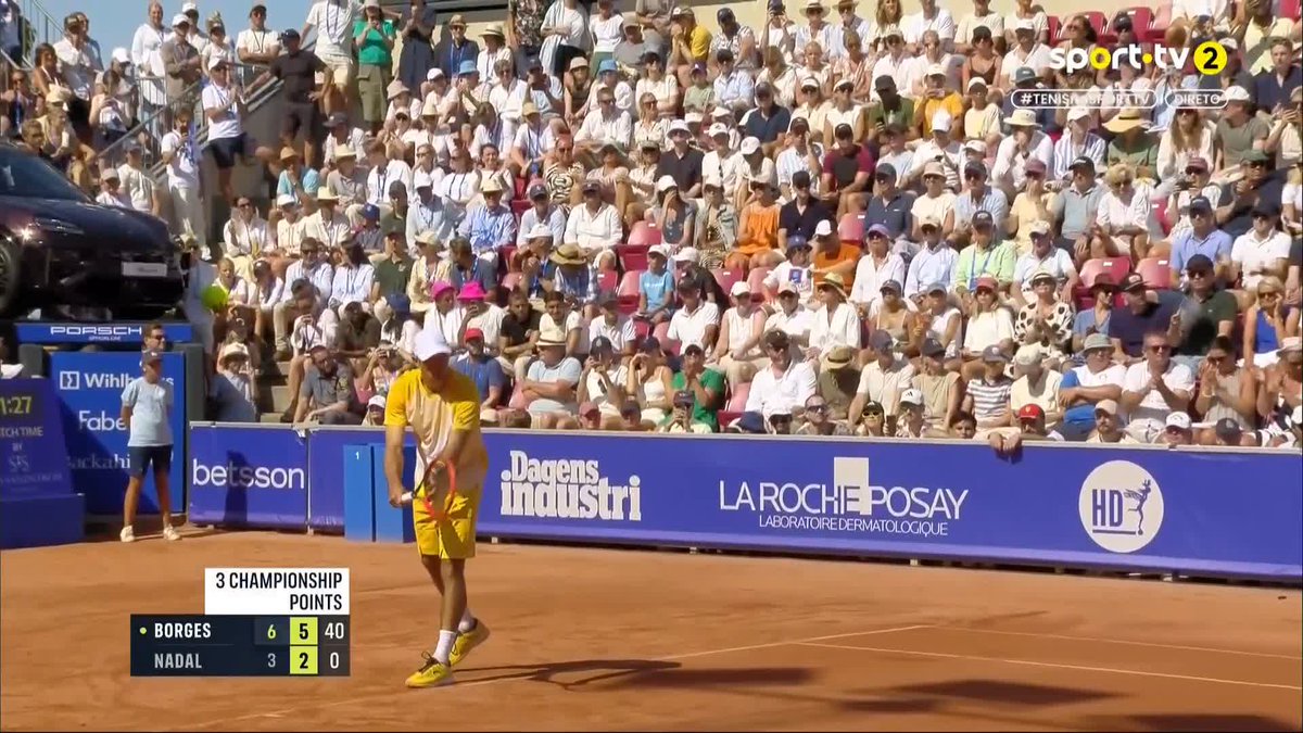 Está feito 😍 Nuno Borges vence Rafael Nadal e leva o troféu para casa! #sporttvportugal #TENISnasporttv #Bastad #NunoBorges #RafaelNadal