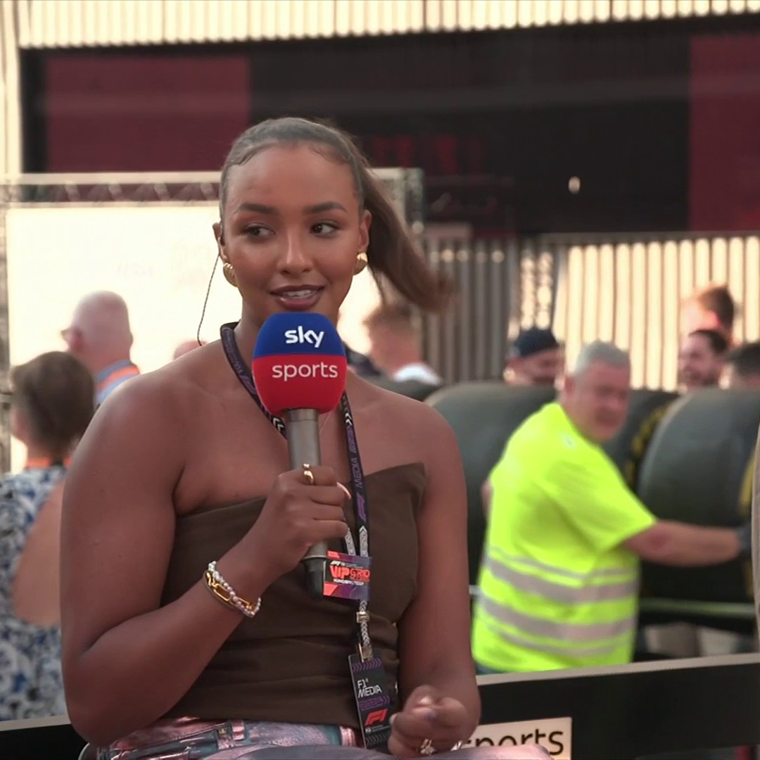 "I don't think it's cool" 🤚 Naomi reacts to Max's heated team radio 🗨🔥