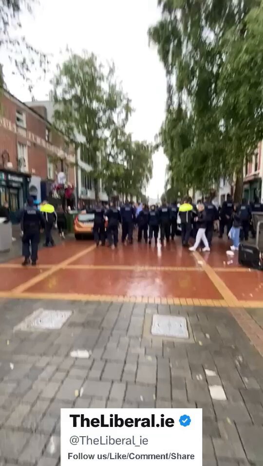 🚨BREAKING 🚨 - Please share widely Tensions completely spill over in Dundalk, Co Louth after the protest against a large migrant centre in the town 🇮🇪 A number of young people have been apprehended by gardai 😮 This is what the govt has done to Ireland! Follow us for video updates and share #Dundalk