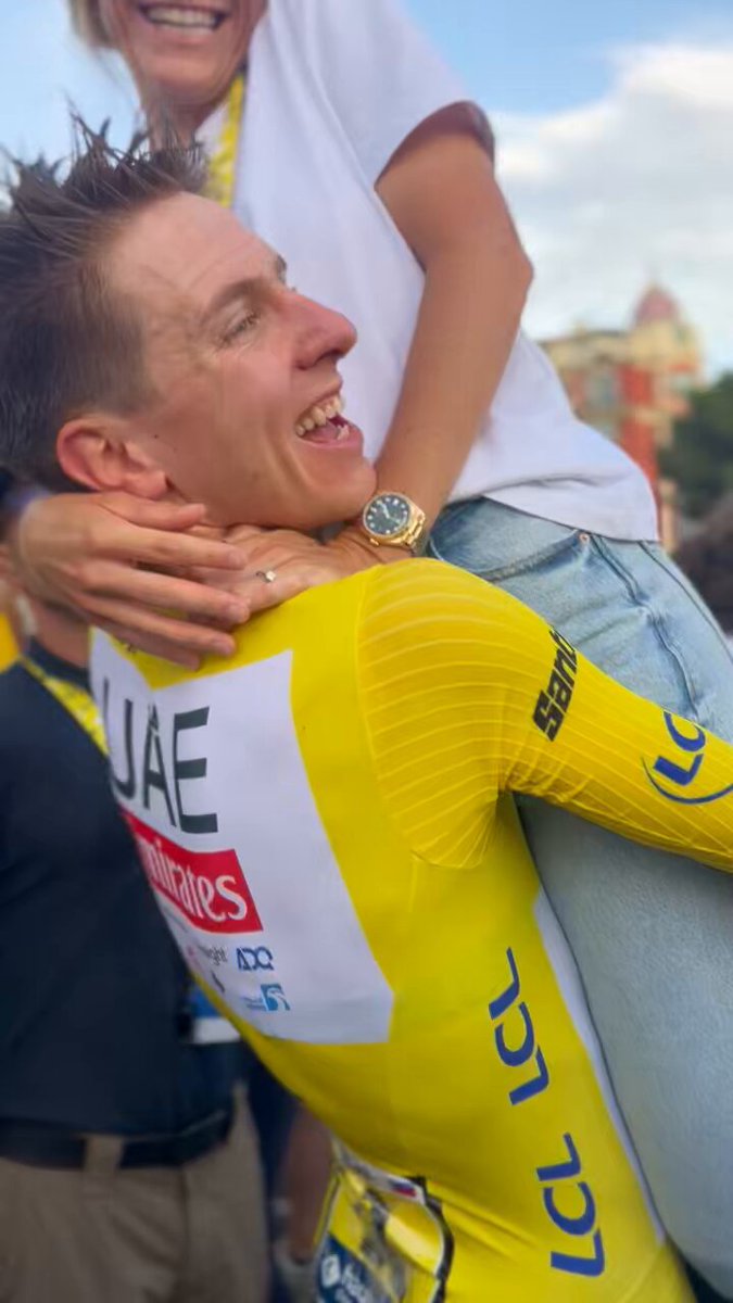 Such a special moment 💛 Tadej Pogačar Urška Žigart #TDF2024 #WeAreUAE