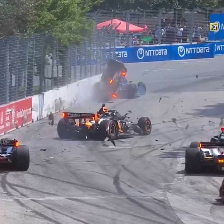 Another look at the Turn 1 incident. All drivers involved have been seen and released. 📺: #IndyTO on Peacock