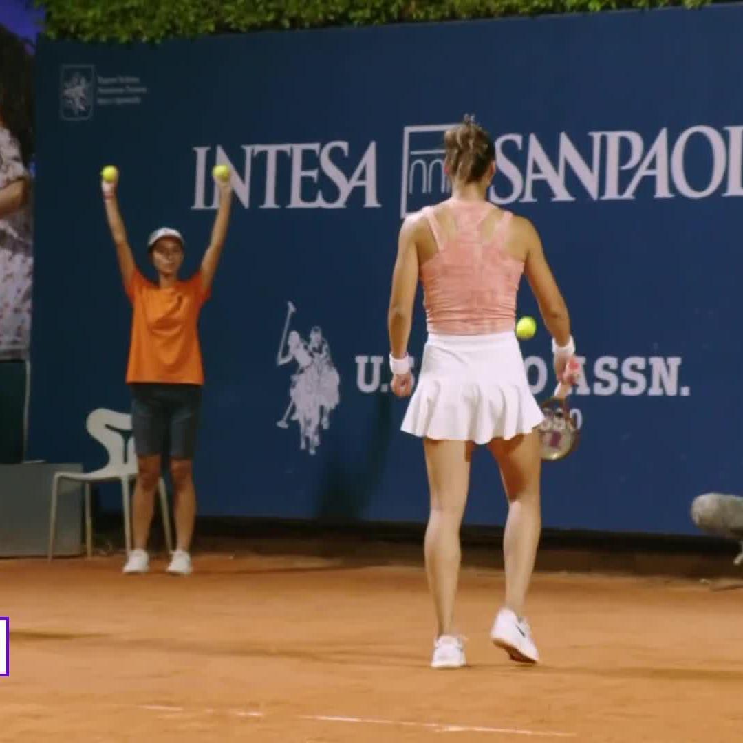 Top form from the top seed 👌 Defending Palermo champion Zheng Qinwen takes the first set 6-4 against Muchova. #PLO24