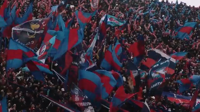 Gracias, Cuervos y Cuervas, por una nueva función en las tribunas.