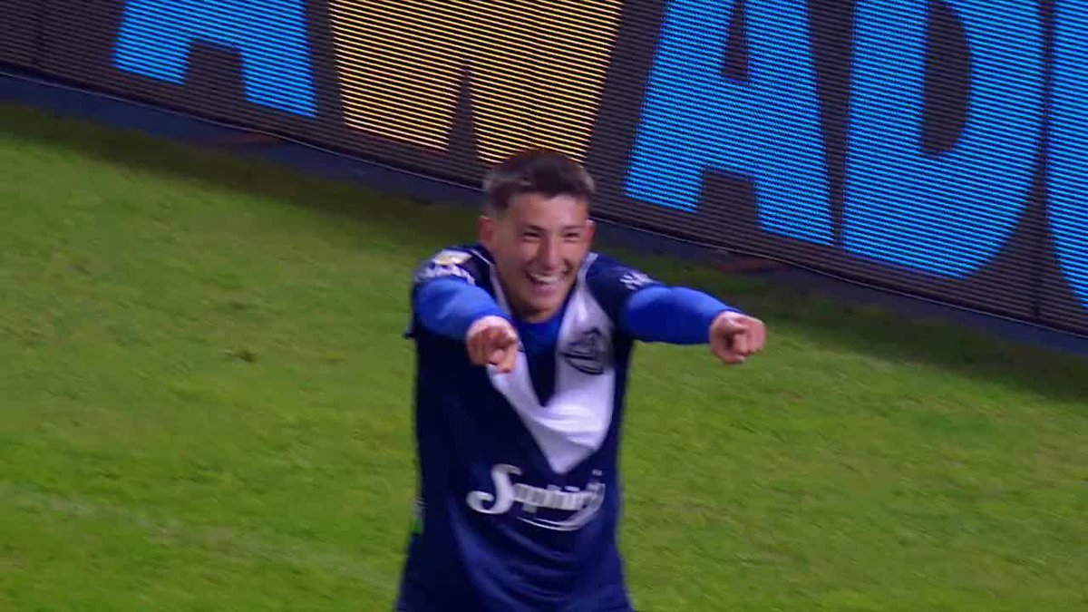 "Talleres" Porque Vélez le rompió bien el orto por 3-0 en Liniers por una nueva fecha de la Liga Profesional. Tenían que ganar para quedar punteros y como siempre la terminan pecheando, se les congela el pecho cuando tienen que ganar, alta putita la T.