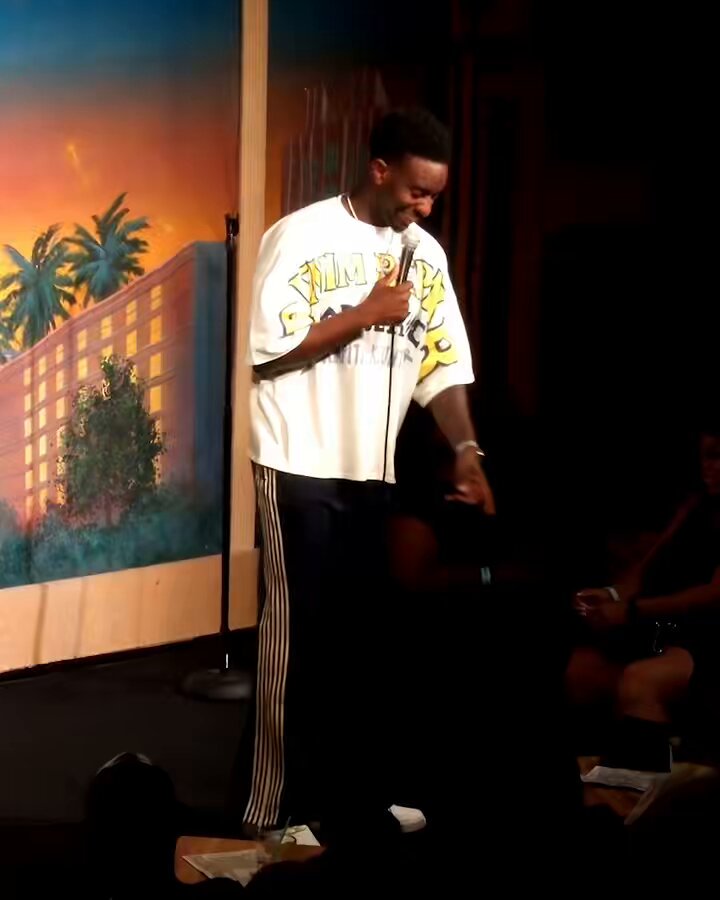 😂 When He Say She Just A Friend!😂🎤 (He Back At Home) Sacramento thanks yall for a sold out Weekend! Nothing but love and laughter out here. Me &amp; Parlay will most definitely be back. Love Sac Town. Yesssir! #ComeSeeMeLive #sacramento #standup #Improv #CrowdWork #RealLife