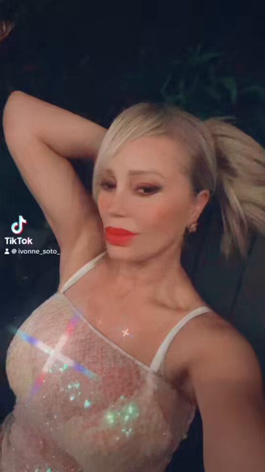 Ya me siguen en Tik Tok 🤩🤩💄🫦👱🏼‍♀️💫⭐️🌙🌈 #tiktok #Viral #IvonneSoto