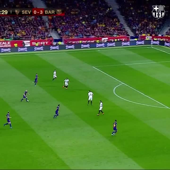 El último gol en tu equipo es uno de los más recordados. Así que miremos el último gol de algunas de nuestras leyendas en el Barça. Abro Hilo 🧵 Iniesta VS Sevilla