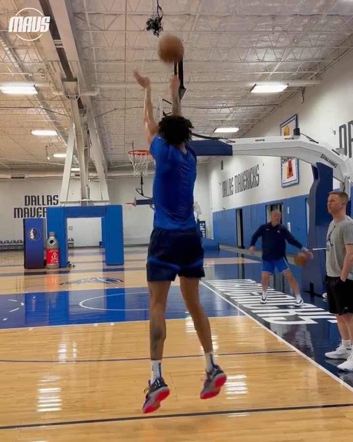 No days off 💪 Dereck Lively II // #MFFL