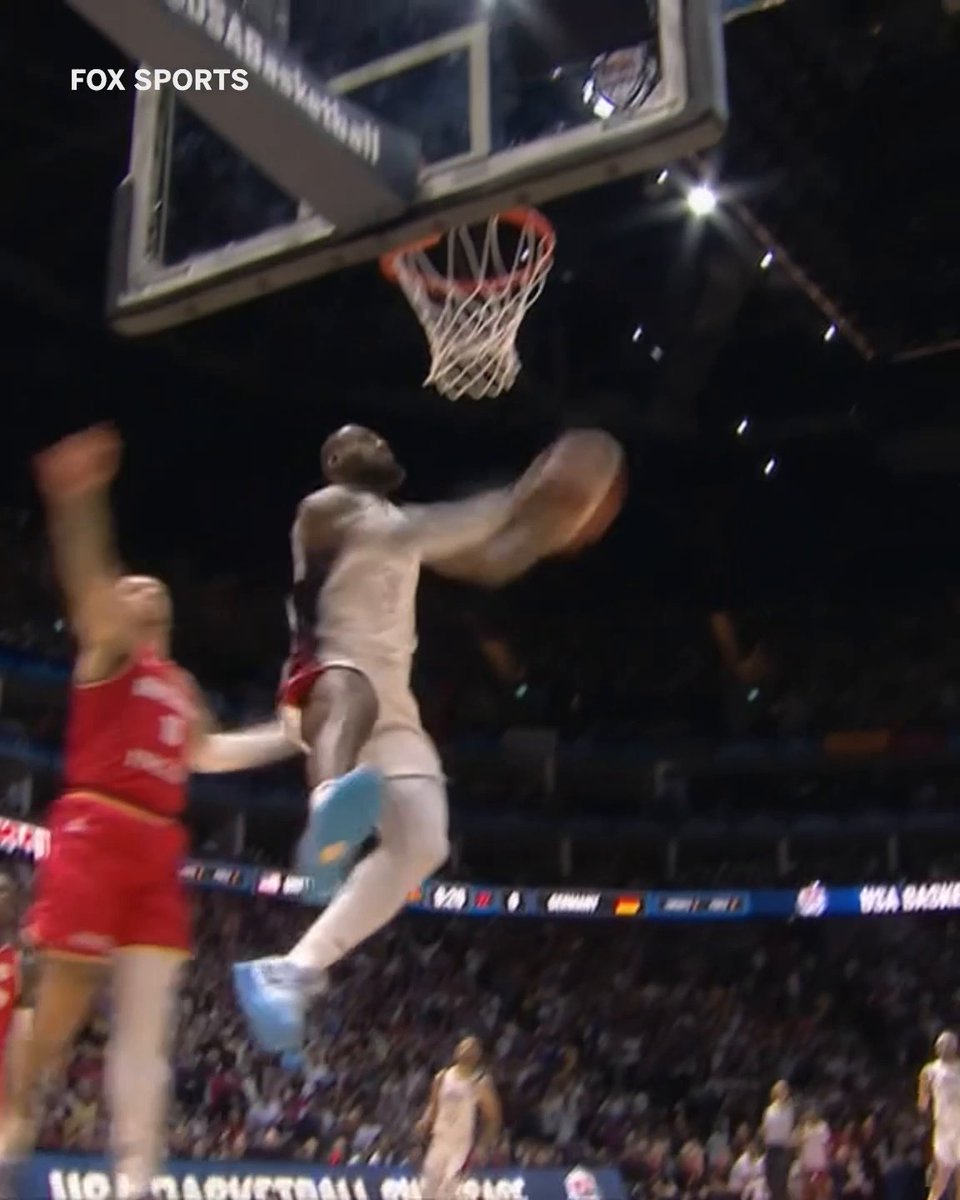 LEBRON DOUBLE-PUMP REVERSE ON THE FIRST BUCKET🔥🇺🇸