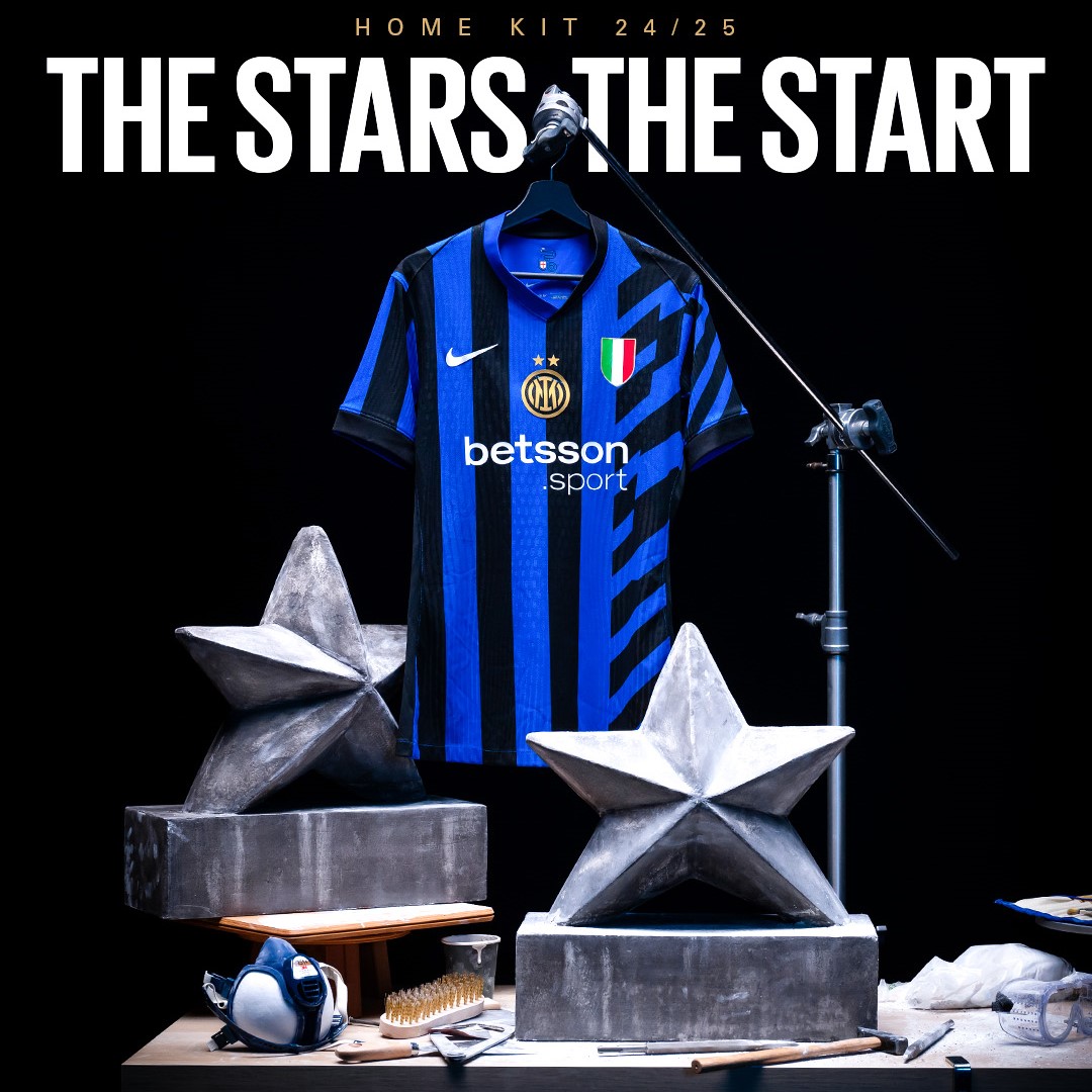 Erano nei nostri sogni, ora vivono sulla nostra pelle ⭐⭐ Affrontiamo nuove sfide mentre diamo forma al nostro futuro 🔥 The Stars. The Start. 👕🖤💙 #ForzaInter Nike Football