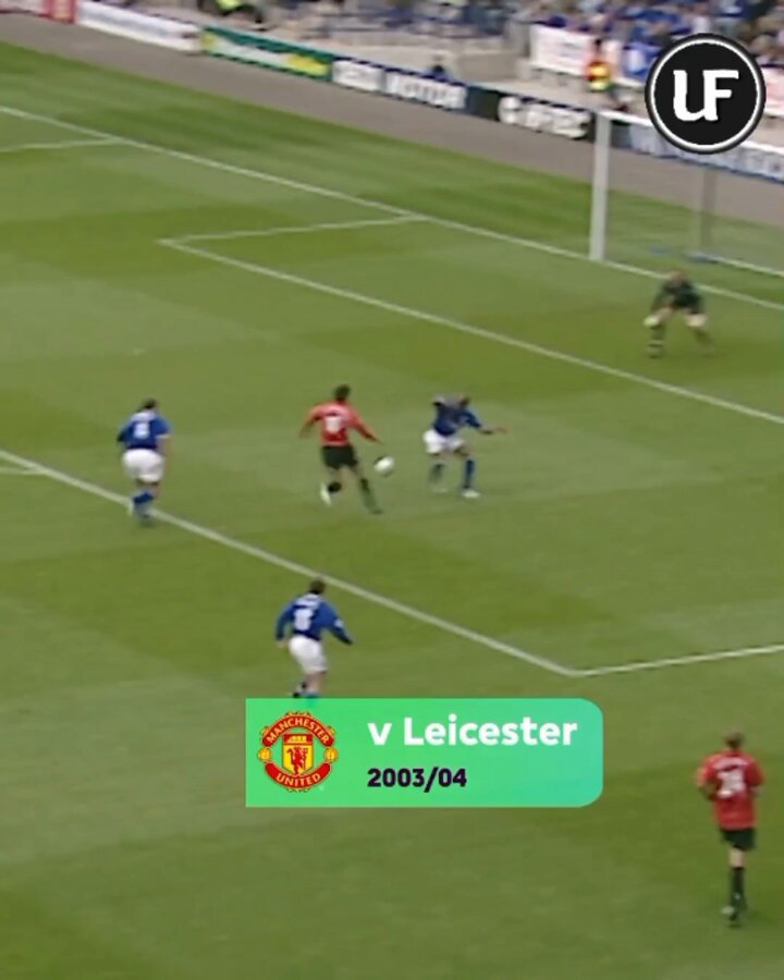 Nah, this Nistelrooy's catalogue is actually insane. One-touch, control, score — no one did it better than him. Excited that Højlund and Zirkzee will both be learning from him 🔥