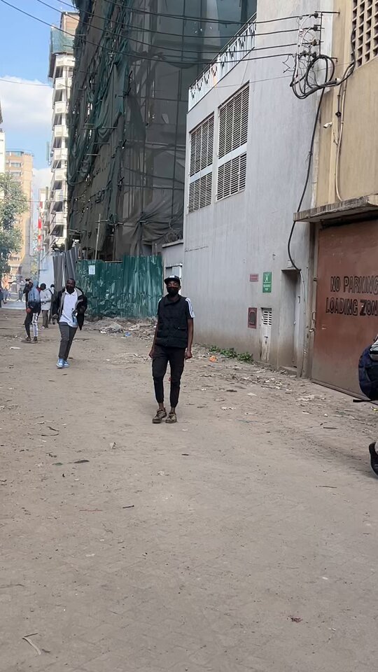 Wamenipiga tiagass kwa mguu bwana.🙆🏿‍♂️ Lakini vijana wameniokoa! I’m really grateful for the comrades who show up so selflessly for me. We RAGE ON for our motherland🇰🇪