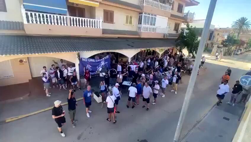 Millwall🏴󠁧󠁢󠁥󠁮󠁧󠁿 fans en San Pedro del Pinatar (Murcia) Notthingham Forest - Millwall FC 23/07/24. 🇪🇦 "No one likes us, we don't care..."