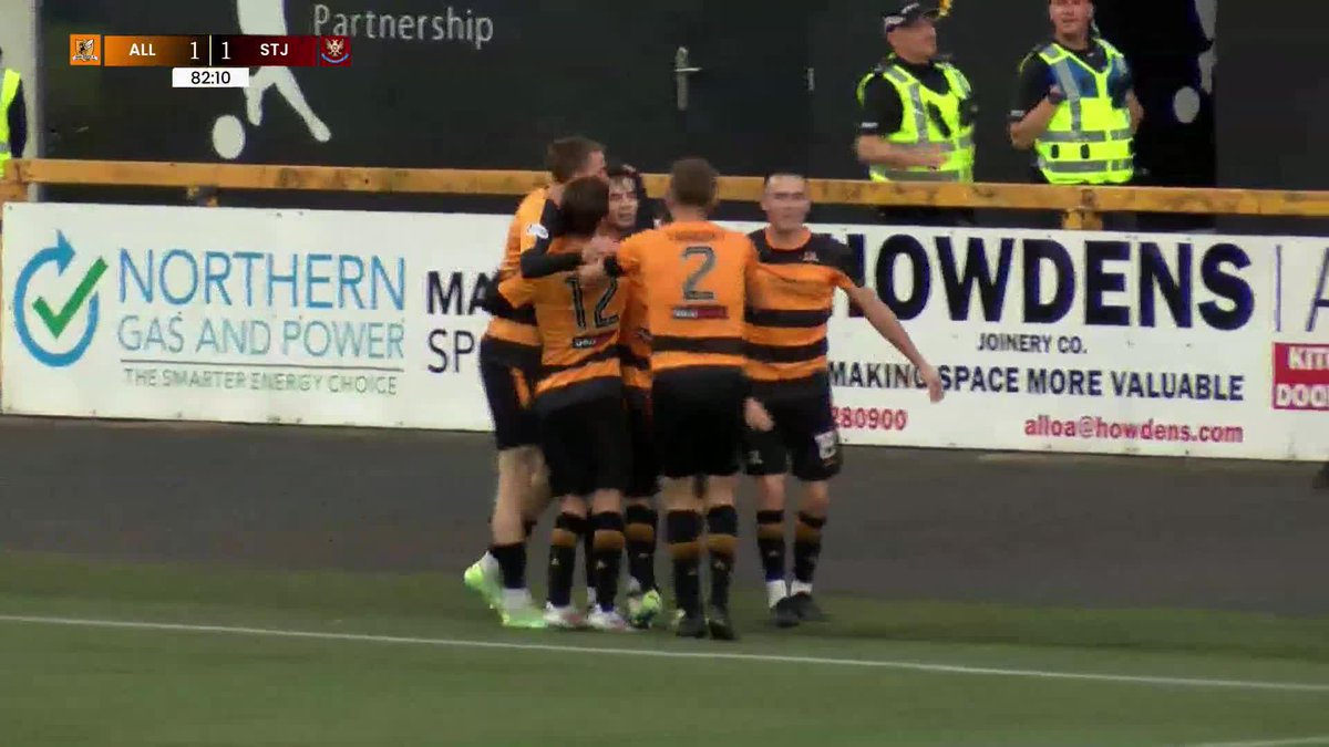 Huge Luke Rankin goal 😱 The 19-year-old gives Alloa Athletic FC an 82nd minute lead against St Johnstone 🐝 #PremierSportsCup | SPFL