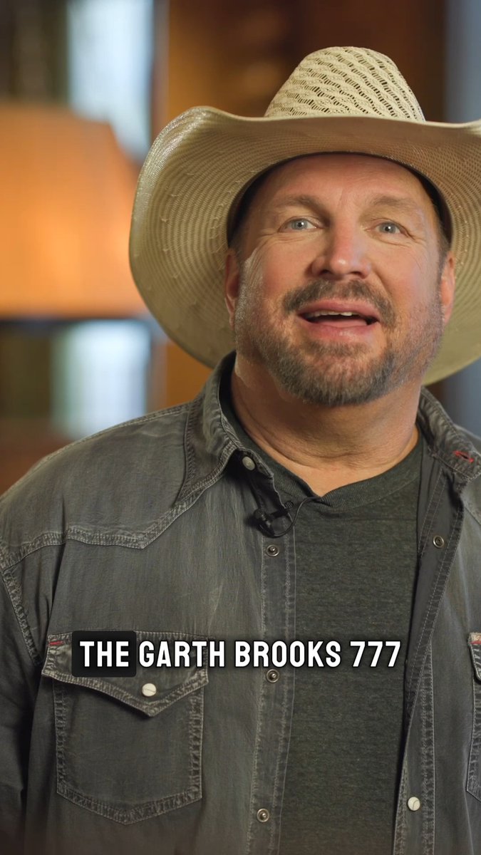 🎰 @GarthBrooks' new 777 Jackpot Box Set including 7 discs, 77 songs and a custom 88-page book full of photos commemorating his Las Vegas Residency at The Colosseum. Buy now ➡️
