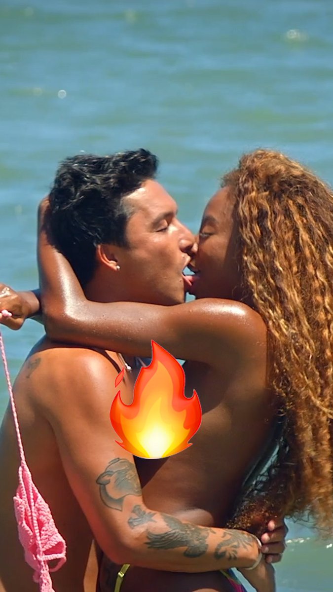 E esse date QUENTE do Nakagima 🏄🏻‍♂️ e Lumena? 🔥🔥🥵🥵 A aula de surf foi boa, né? #DeFériasDiretoria, toda quinta, às 21h10 na MTV. Assista primeiro no Paramount+ Brasil