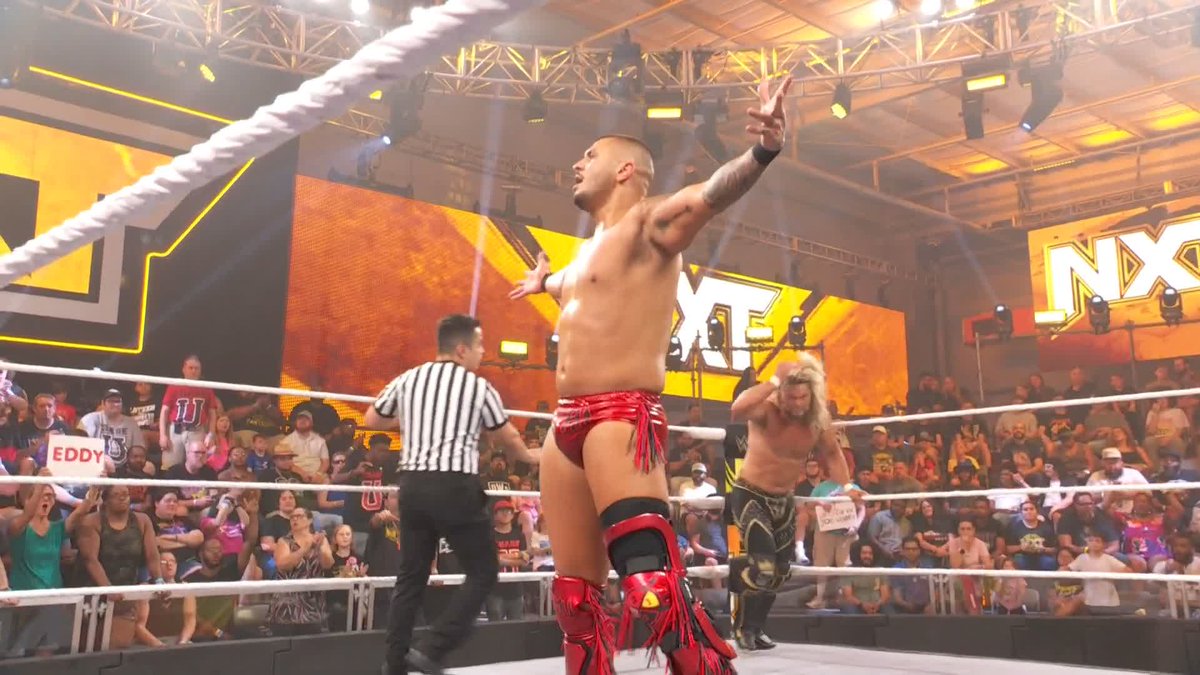 😡😡😡 King might have just destroyed •𝕸𝕯𝕶•'s hand... #WWENXT