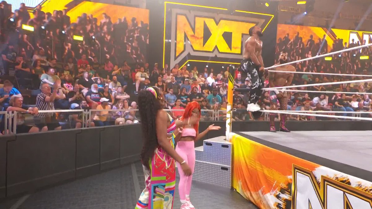 Not in front of the ladies! 🤦♂️ Tehuti Miles lost his focus and Wrong account took advantage! #WWENXT