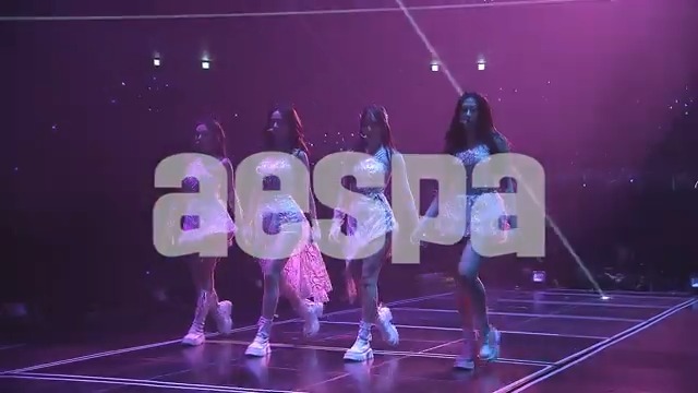 [📢]予告映像解禁!! 『#aespa: MY First page』 #エスパ：マイ・ファーストページ 8月30日(金)～3週間限定公開 特典付きムビチケカード 7/26(金)～発売 価格:1,800円(税込) 特典内容（セット） 1⃣プリントサイン入り フォトカードキーホルダー1個 2⃣フォトカード1枚