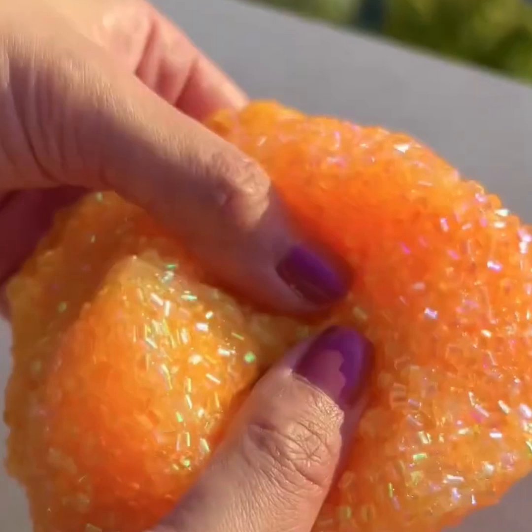 watching Hungarian creator Slime Aficionados stretch slime is our therapy ✨ →