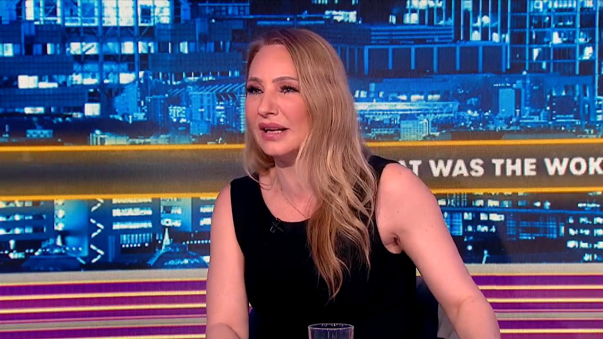Former UKIP Leader Lois Perry reveals why she refused to work with Tommy Robinson. "There was something quite sinister... the Tommy Robinson crew bring extreme antisemitism." 📺 Watch full interview ► André Walker Lois Perry Tommy Robinson 🇬🇧