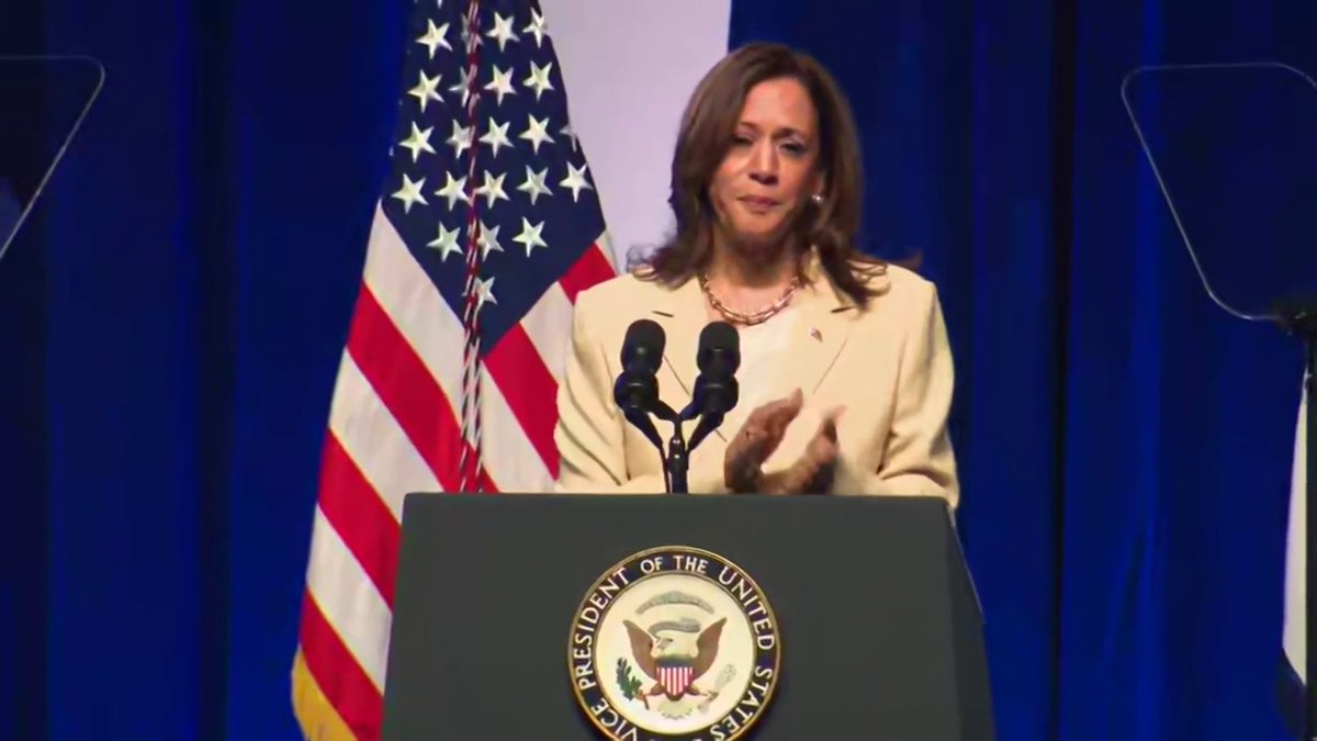 VP Kamala Harris praises President Biden’s leadership ahead of his remarks tonight. “We are all deeply, deeply grateful for his service to our nation.”
