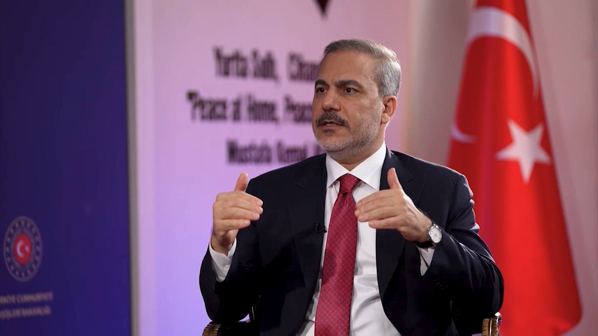 “PKK ile savaşmamız, elindeki petrolü, enerji kaynaklarını Suriye halkına geri vermemiz gerekiyor. Çünkü bunlar çaldıkları servetle hem Suriye halkına karşı hem Türk devletine karşı bir savaş içerisindeler.”