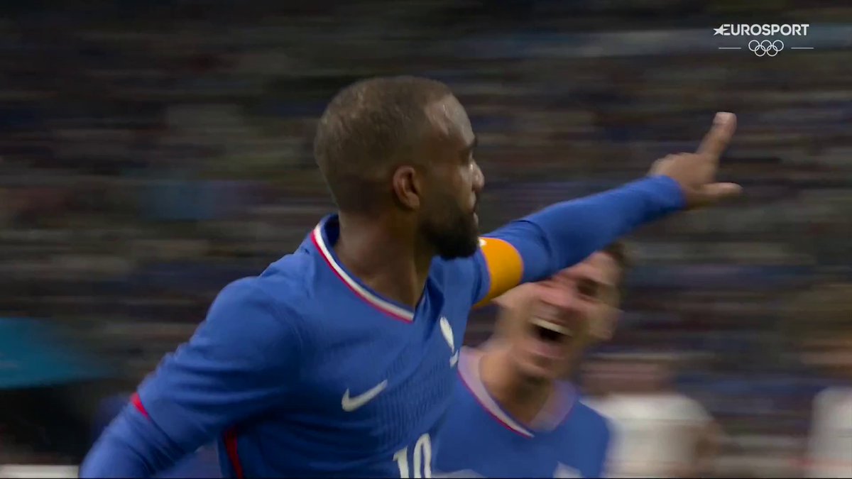 Alexandre Lacazette! Den franske lagkaptenen sätter dit 1-0! 🎯🇫🇷 📲 Streama varje ögonblick från OS i Paris 2024 - bara på Max