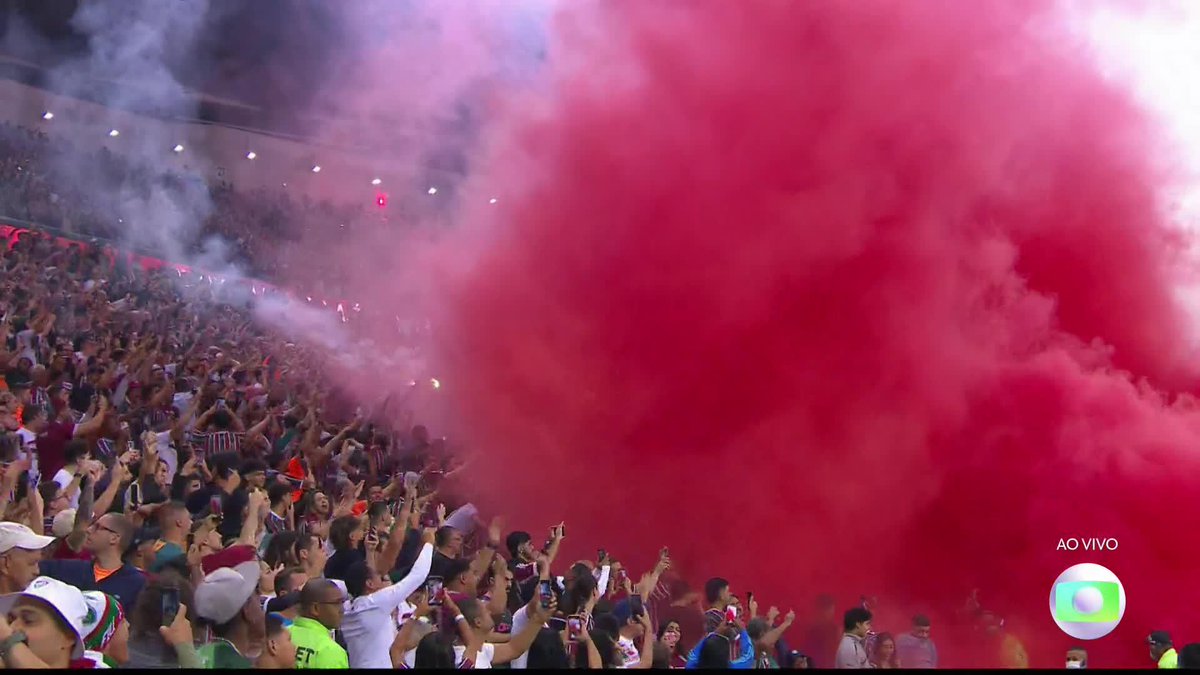 QUE LINDA FESTA DA TORCIDA DO FLUZAO! O clima é de apoio total...