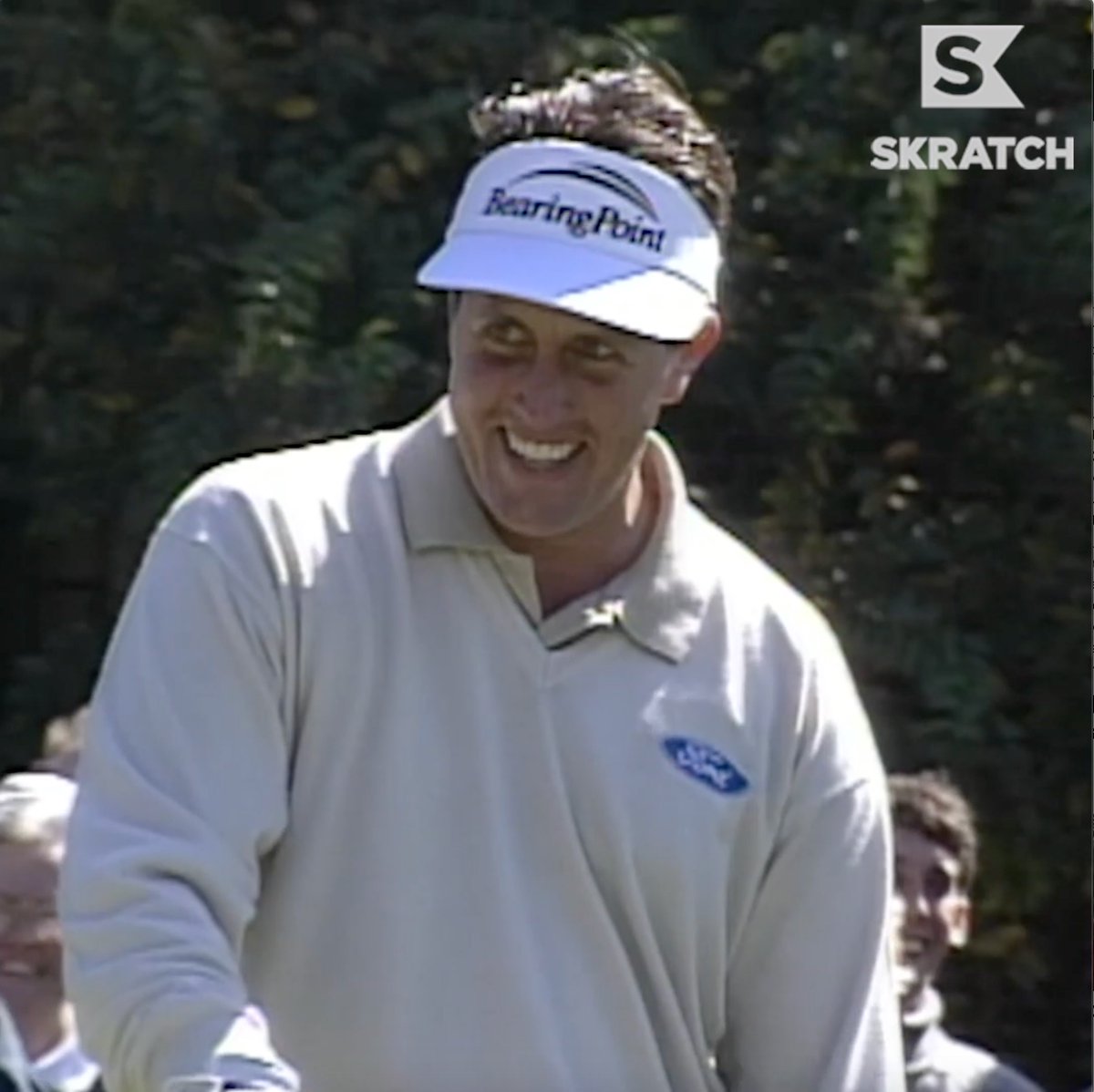 ⛳️⚡️🔙 Epic moment between Tiger Woods & Phil Mickelson from East Lake in 2002.