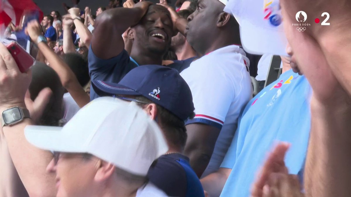 #Paris2024 | 🏉 William Iraguha, l'âme du groupe France de rugby à 7 🇫🇷 La belle histoire de ce demi de mêlée réserviste qui vibre au rythme de ses coéquipiers 💪 📺 Suivez les JO en direct :