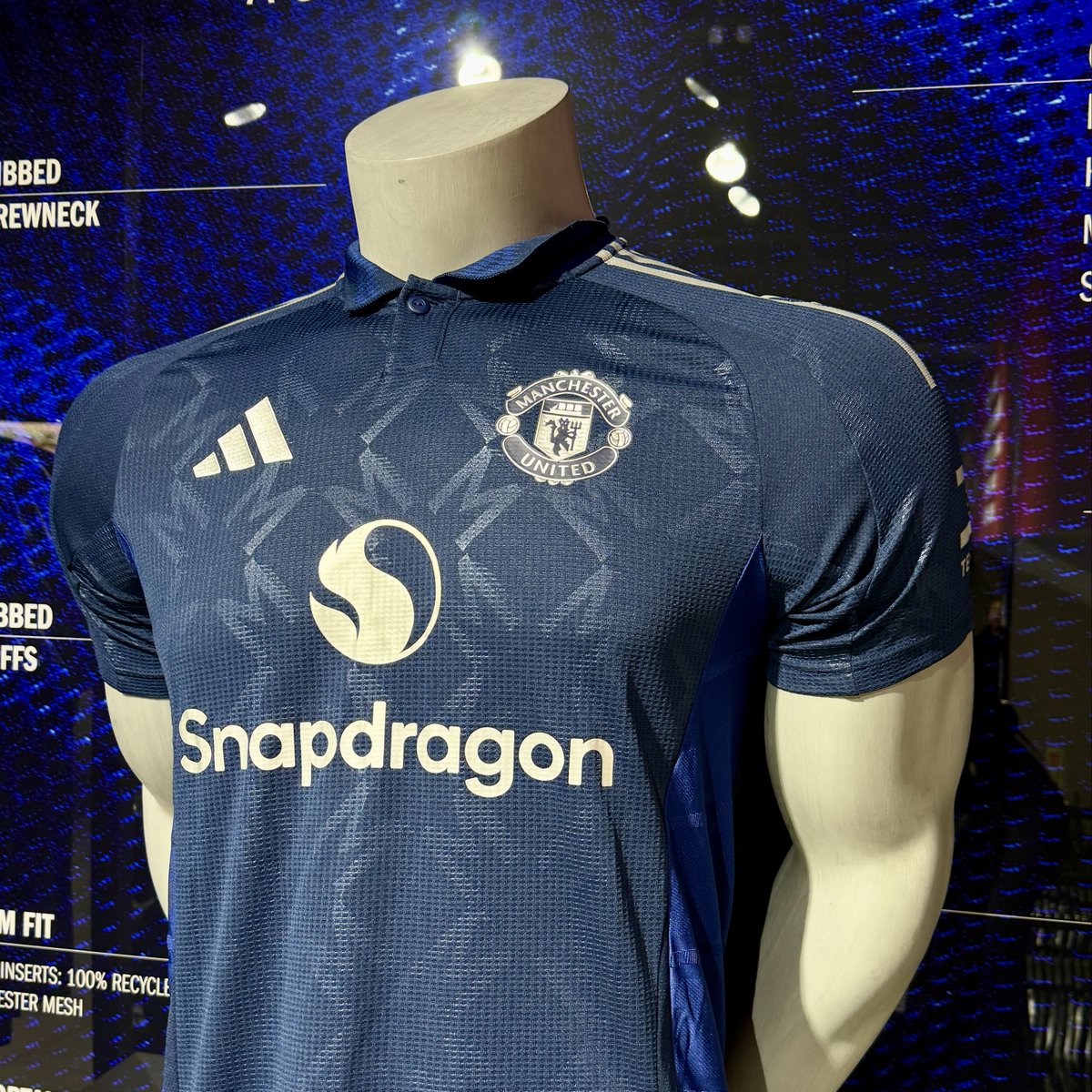 Taking a closer look at our new away shirt 🔎🔵 #MUFC || @adidasFootball