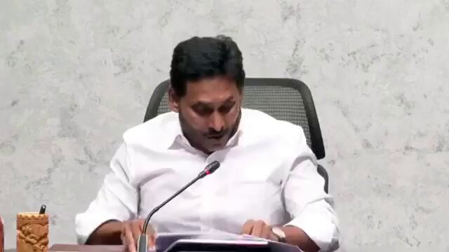 ల్యాండ్ టైటిలింగ్ యాక్ట్ మంచి చట్టం! దీని వలన ప్రజలకు ఉపయోగం ఎన్నికల ముందు దీని మీద Telugu Desam Party విషప్రచారం చేసింది ఇప్పుడు కేంద్రం కూడా రూరల్ అండ్ అర్బన్ ప్రాంతాల్లో భూముల రీసర్వే ఏ రాష్ట్రాలు చేస్తే ఆ రాష్ట్రాలకు 50సంవత్సరాలకు వరకు వడ్డీలేని రుణాలు ఇస్తామని చెప్పింది ..ఇప్పుడు మనం చేసిన మంచిని చంద్రబాబు తన ఖాతాలో వేసుకుంటాడు ఏమో! -YS Jagan Mohan Reddy గారు, వైయస్ఆర్ సీపీ అధ్యక్షులు