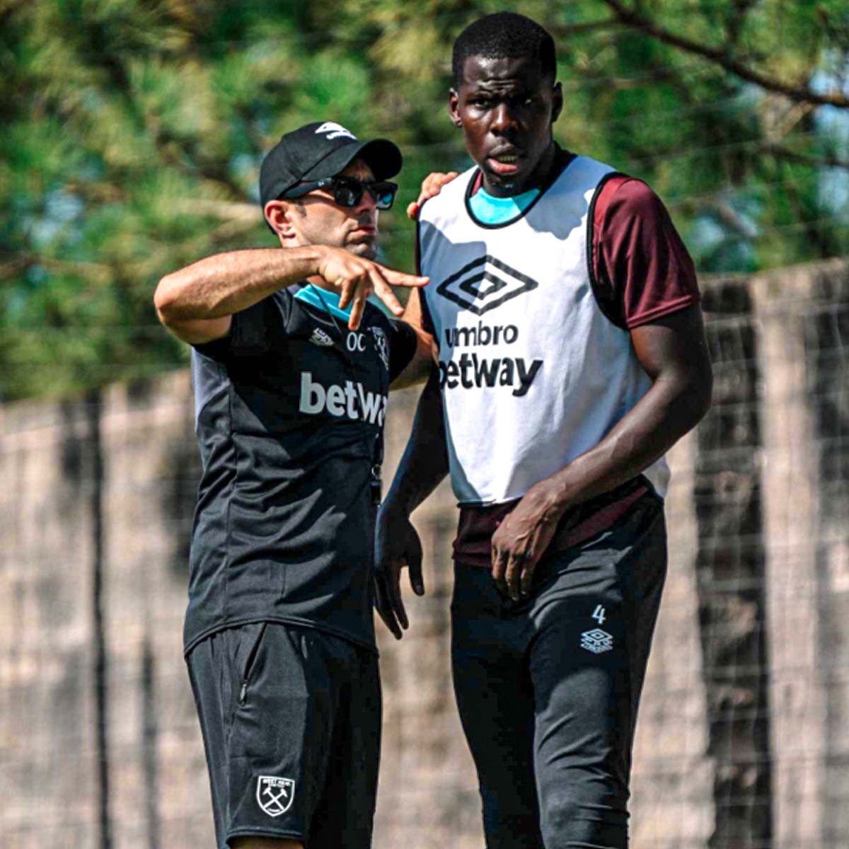 POV: You’re West Ham’s Head of Performance and Assistant Coach Oscar Caro, and you’re leading a 2v2 +1 practice on pre-season tour in the US... 😎⚒️ 📹 West Ham United #WHUFC