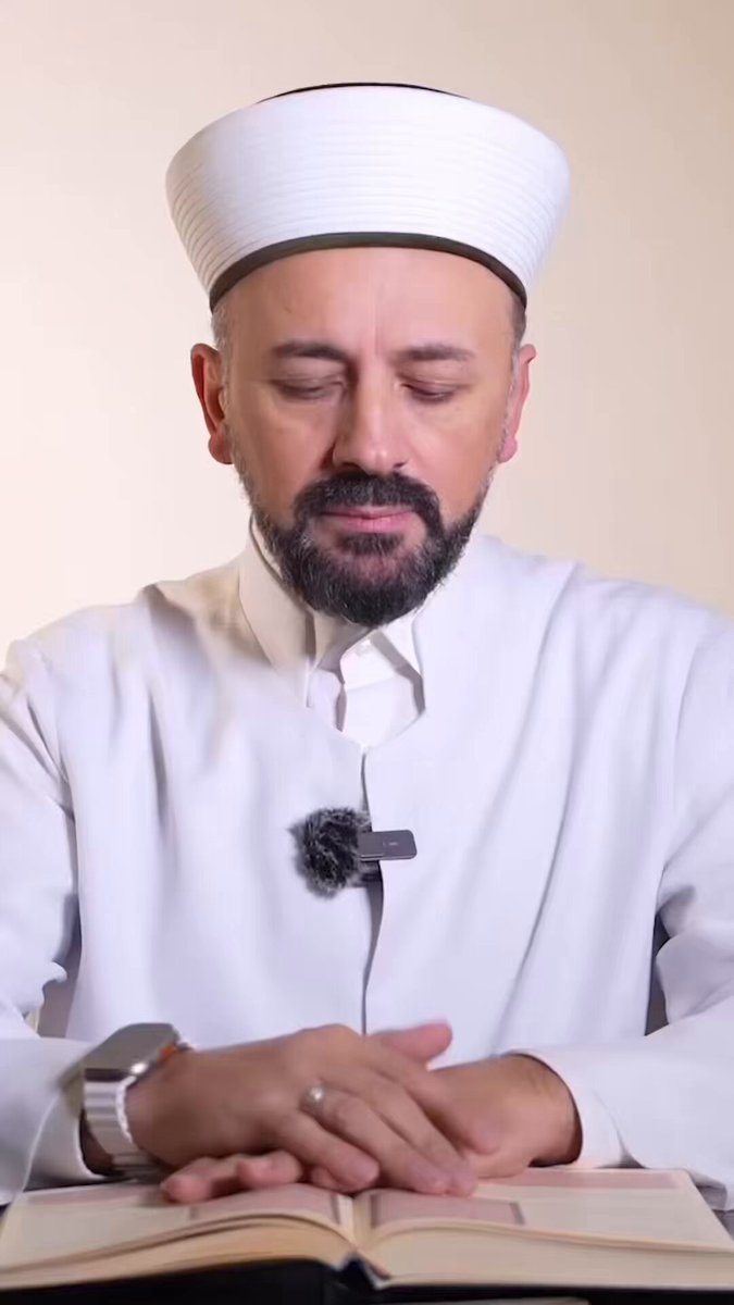 Yeryüzündekilere merhamet edin ki, gökyüzündekiler de size merhamet etsin.”** (Tirmizi, Birr, 16)