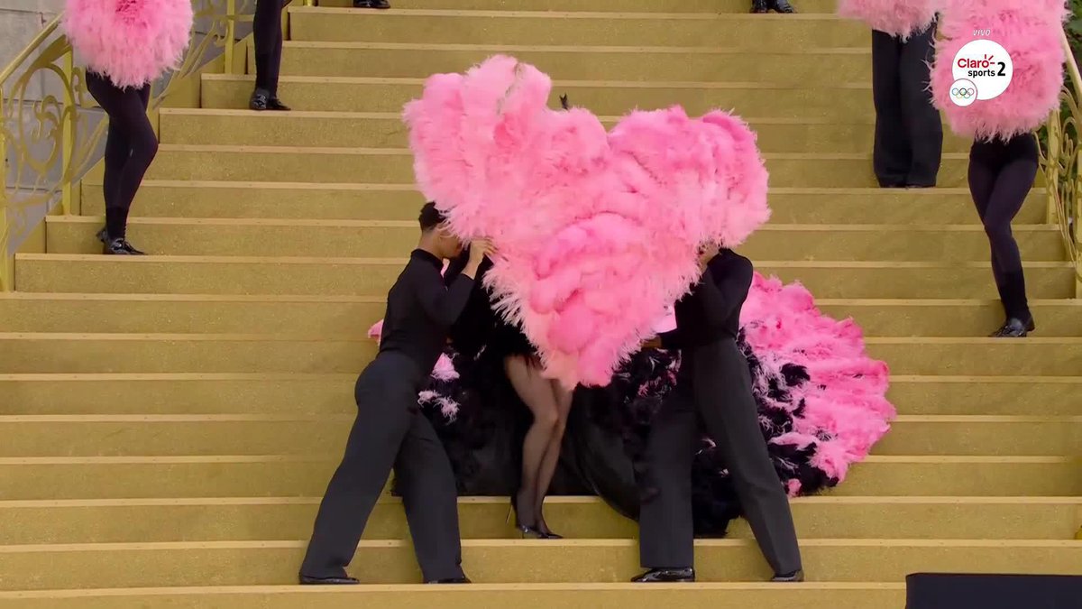 🇫🇷 | PARÍS 2024: Lady Gaga irrumpe en el Sena y brinda una espectacular presentación en la ceremonia inaugural de París 2024.