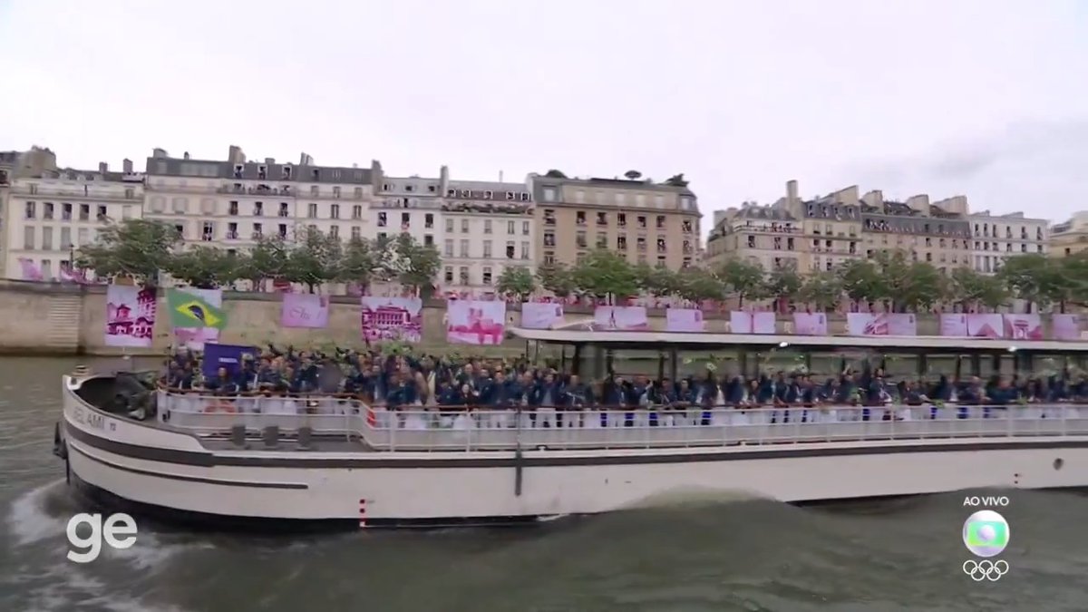 ISSO É BRASIL, MEUS AMIGOS 🇧🇷🇧🇷🇧🇷 A NOSSA DELEGAÇÃO PRESENTE NA CERIMÔNIA DE ABERTURAS DE #PARIS2024 #OlimpíadasNoGe