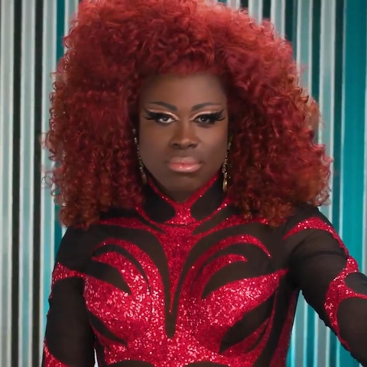 Surprise, surprise… 🤭 New York Times Best Selling Novelist is hosting #ThePitStop TOMORROW!💋 #AllStars9