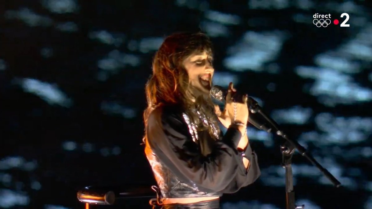La reprise touchante de "Imagine" par Juliette Armanet et Sofiane Pamart. 👉 #ceremoniedouverture #paris2024