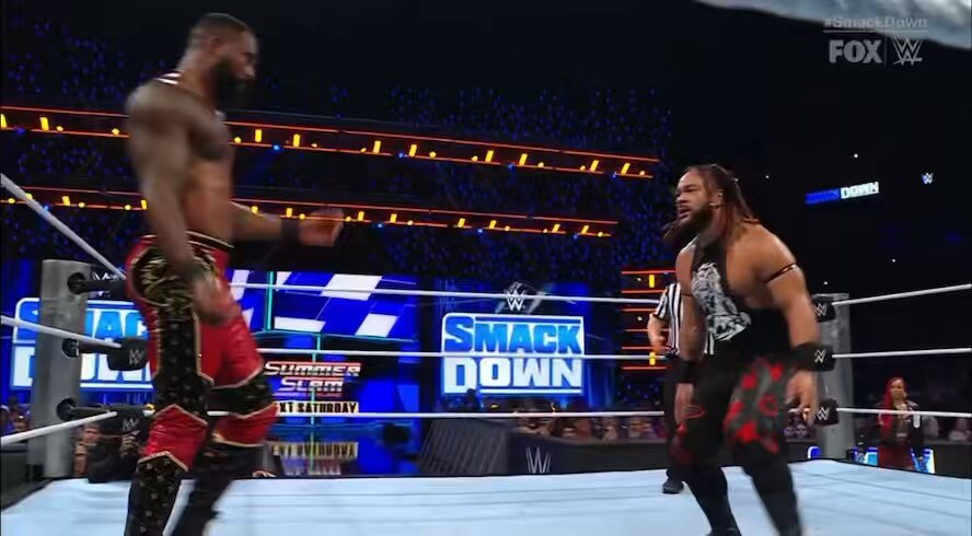 Jacob Fatu hit that Samoan drop and moonsault like it was the easiest shit in the world. WWE hit the jackpot with that man #SmackDown