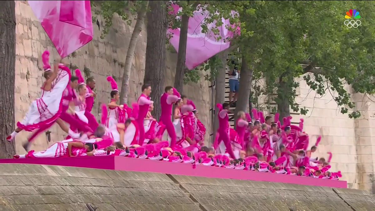 Wait... is DCC Kelli at the Opening Ceremony? #ParisOlympics