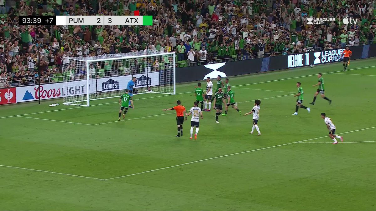 WHAT A SAVE 🤯 Stefan Cleveland denies Pumas in stoppage time! #LeaguesCup2024
