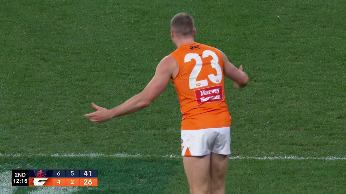 Sometimes you just have to laugh 🤭 #AFLDeesGiants