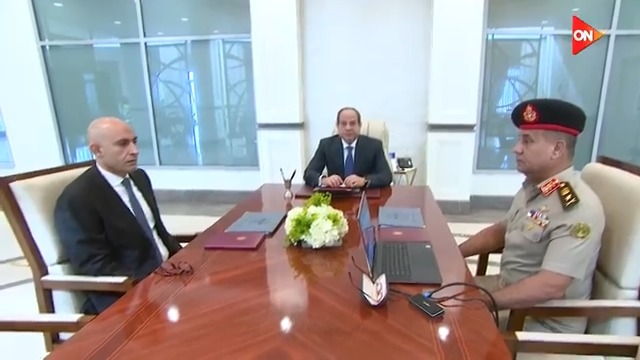 الرئيس عبد الفتاح #السيسي يجتمع مع وزير التربية والتعليم، ومدير الأكاديمية العسكرية