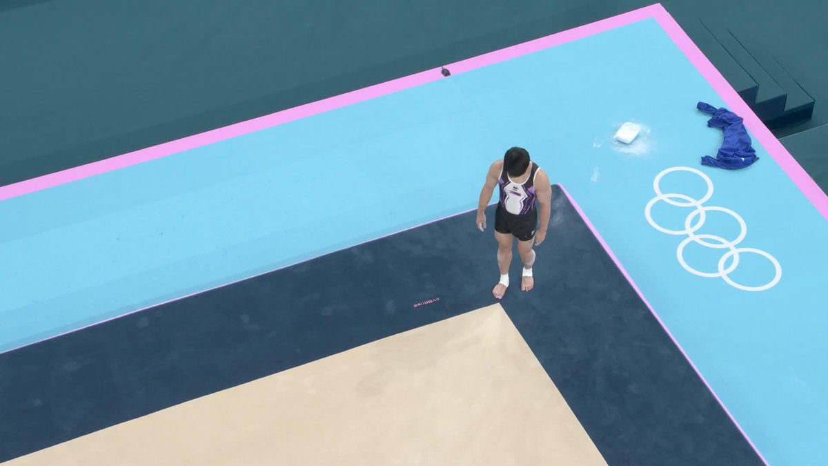 WHAT A WAY TO START 🇵🇭 Watch Carlos Yulo’s strong performance in the floor exercise, scoring a total of 14.766 in the said apparatus! #OlympicGames #100TaongLaban #ParaSaBayan