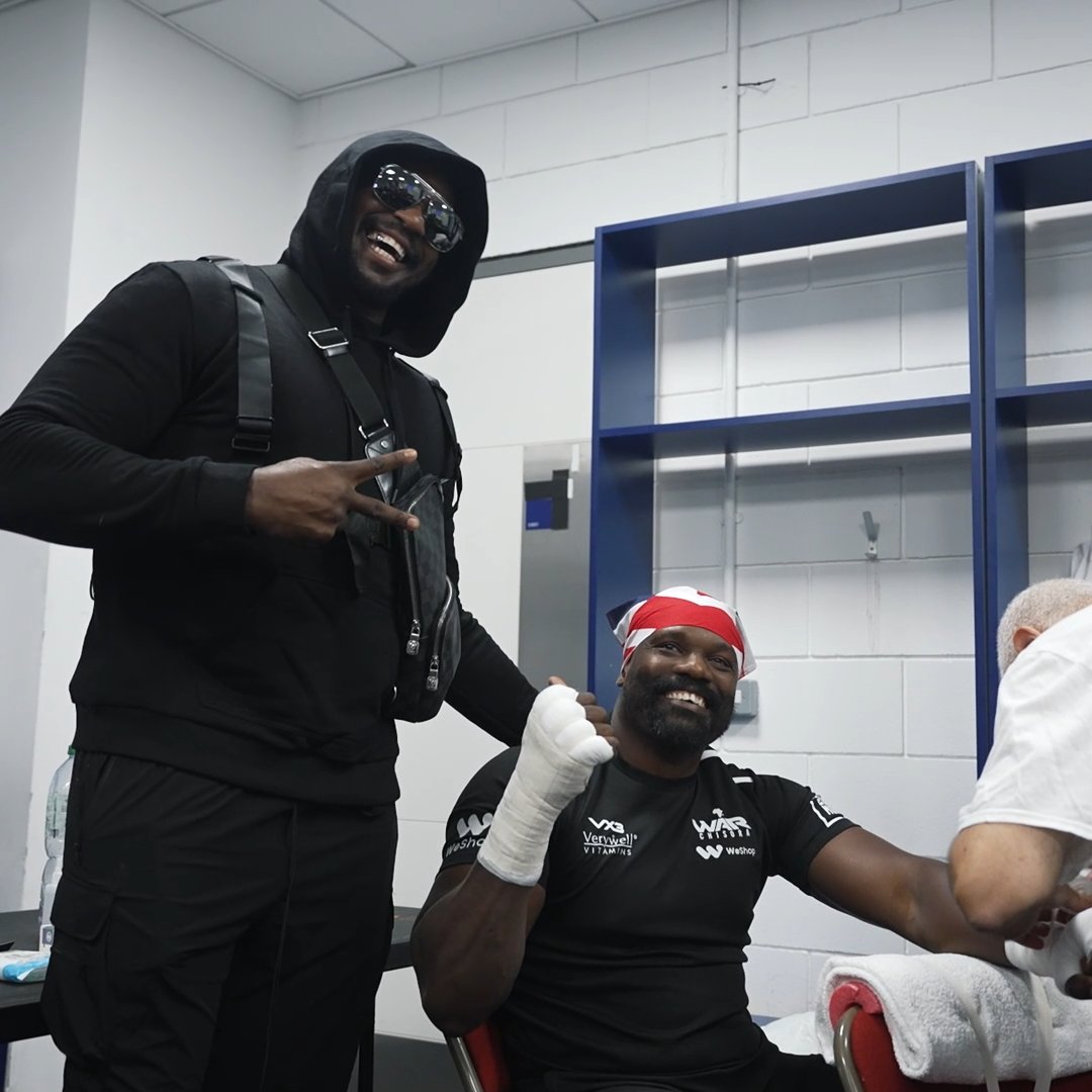 Just a couple of donkeys hanging out. Dillian Whyte 🫏 😂 #JoyceChisora