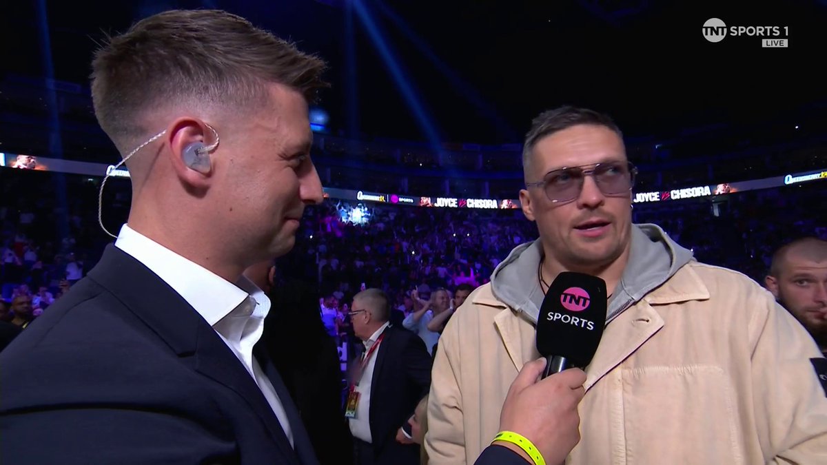 Not Oleksandr Usyk leading The 02 for "Sweet Caroline" 😭 #JoyceChisora | LIVE on TNT Sports and discovery+