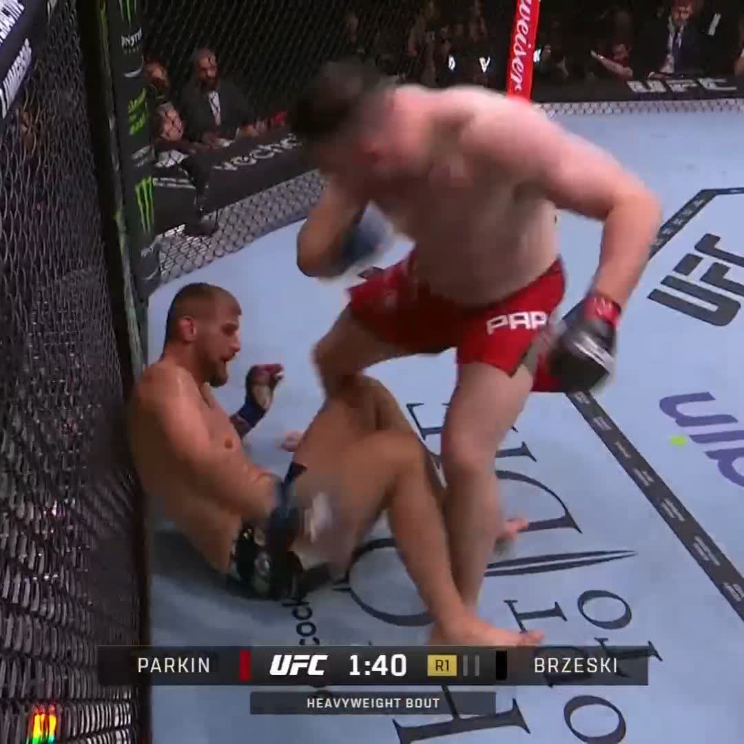 What a way to go 10 -0! 😱 Mick Parkin with our first KO of the night! #UFC304